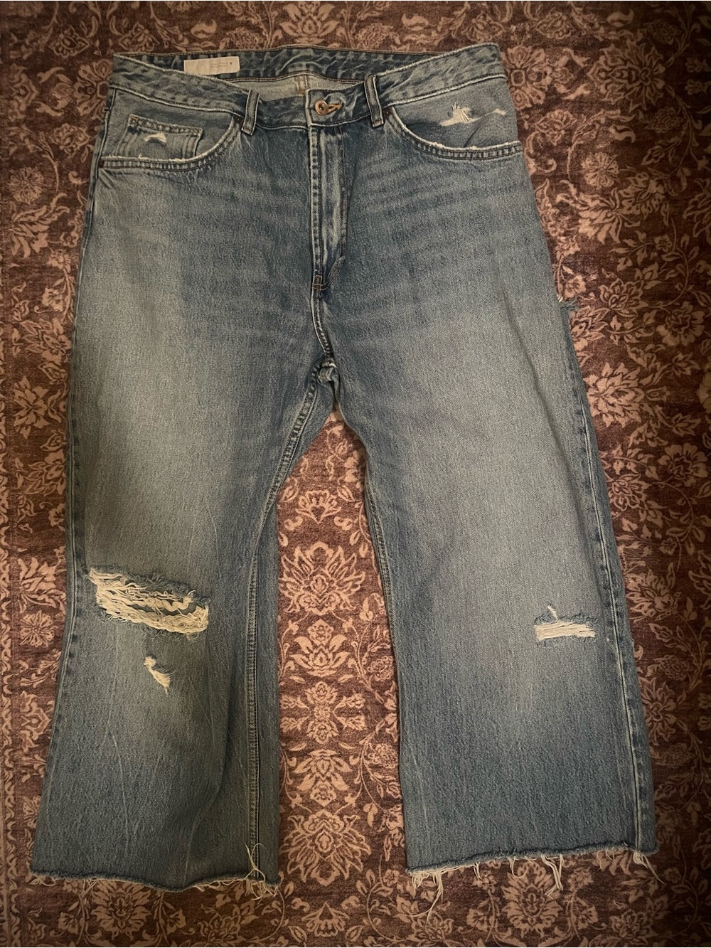 BOYFRIEND RIPPED MID-RISE JEANS